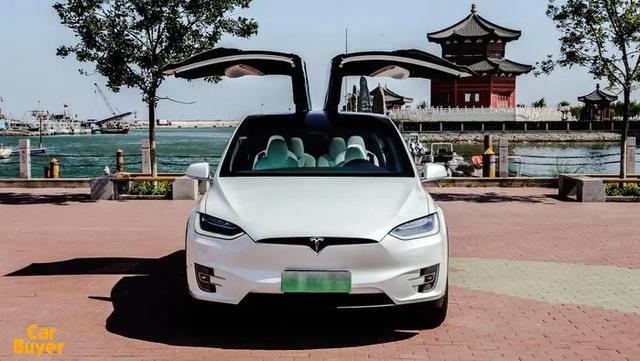 探索未来出行新纪元，特斯拉Model X的革新之旅