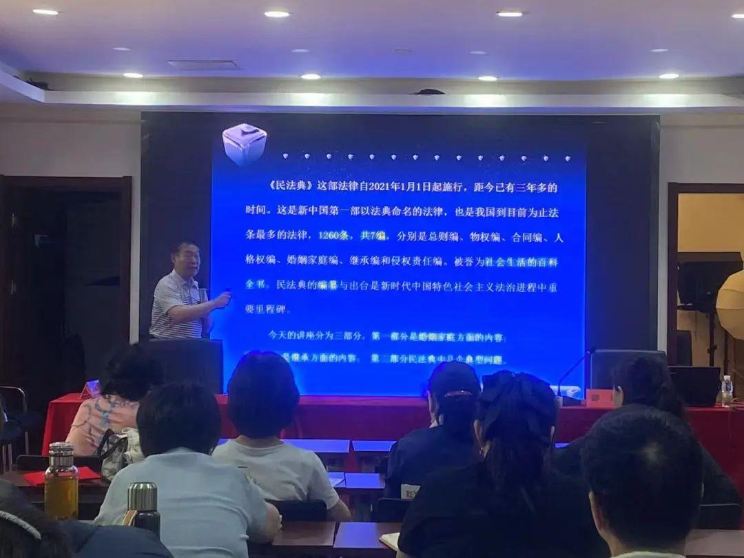 金牌调解2024最新一期，情感纠葛中的智慧之光